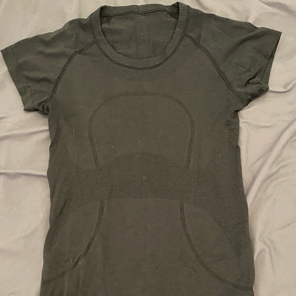 Lululemon swiftly tech short sleeve